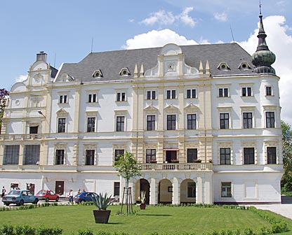 schloss_2004